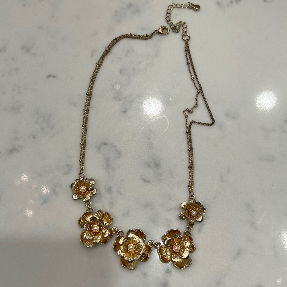 Flower necklace